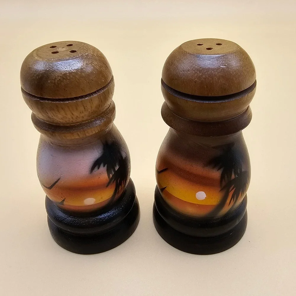 Vintage Wooden‎ Salt and Pepper Shakers Tropical Sunset Palm Tree Design